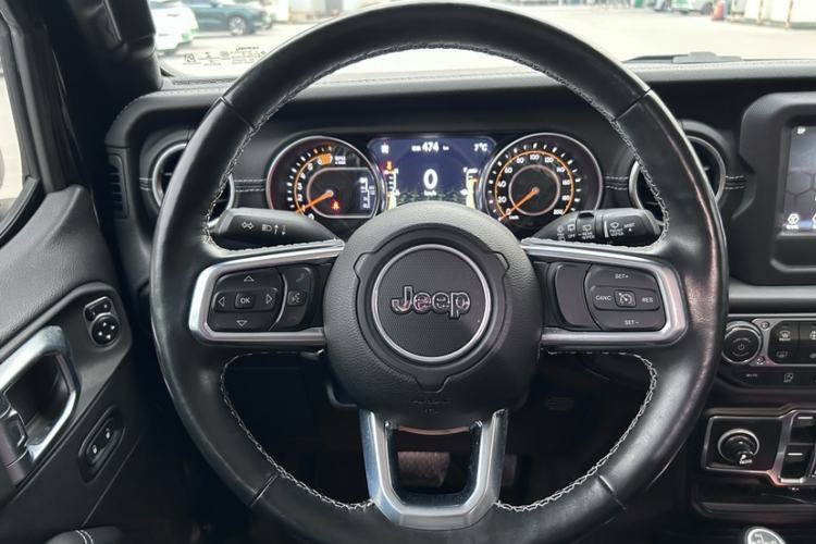 Used Jeep Wrangler 2019 2.0T Sahara Four-Door Version China VI Emission Standard Interior 3