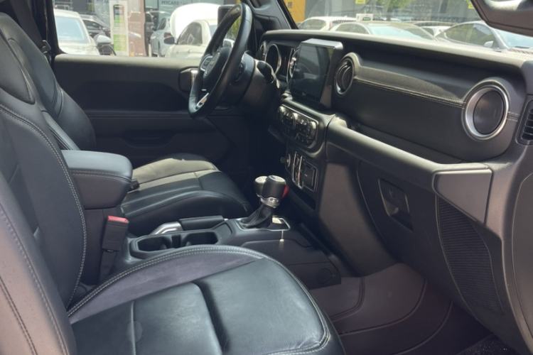 Used Jeep Wrangler 2019 2.0T Sahara 4-Door Version China V Standard Interior 4