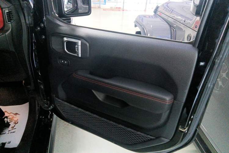 Used Jeep Wrangler 2019 2.0T Rubicon Four-Door Version China VI Emission Standard Interior 5