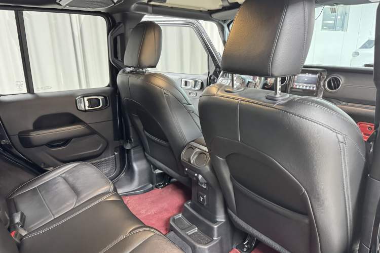 Used Jeep Wrangler 2019 2.0T Sahara 4-Door Version China V Standard Interior 5