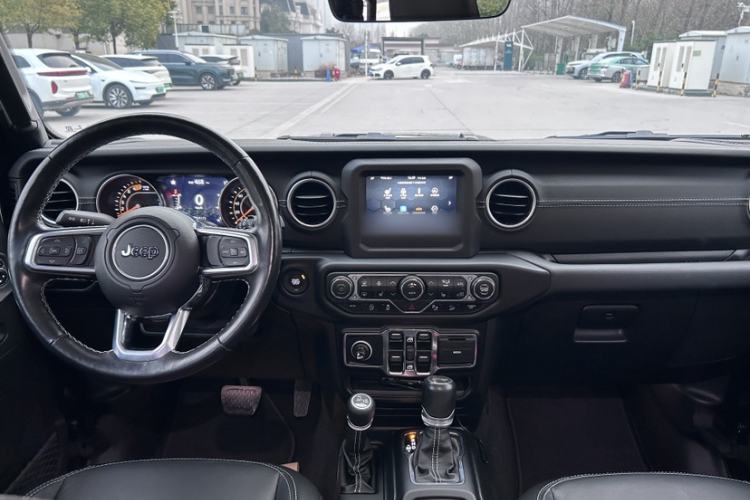 Used Jeep Wrangler 2019 2.0T Sahara Four-Door Version China VI Emission Standard Interior 5