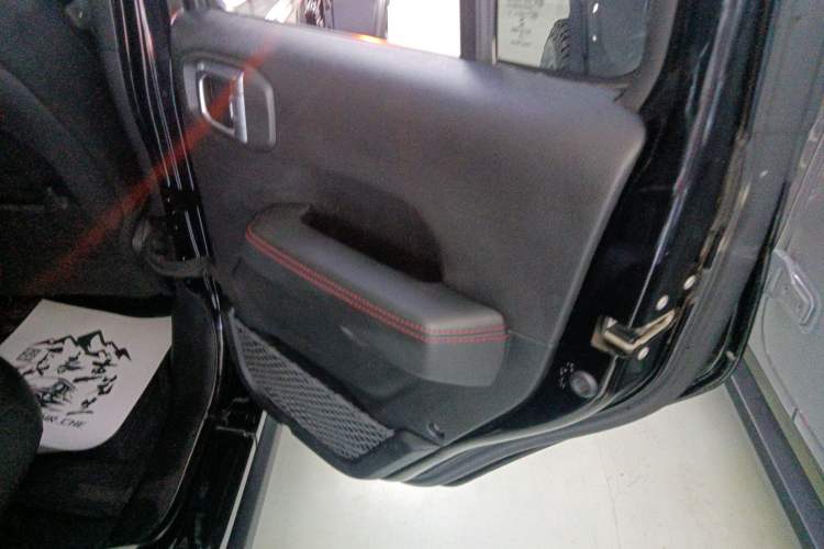 Used Jeep Wrangler 2019 2.0T Rubicon Four-Door Version China VI Emission Standard Interior 6