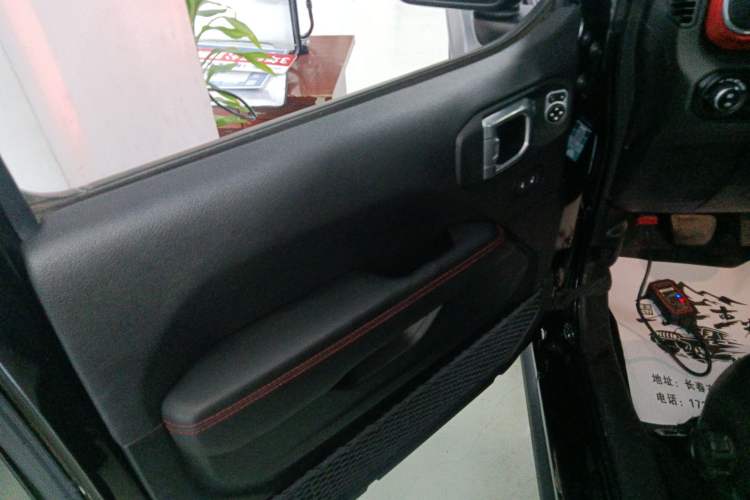 Used Jeep Wrangler 2019 2.0T Rubicon Four-Door Version China VI Emission Standard Interior 7
