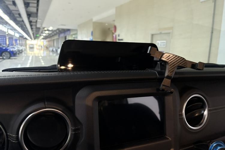 Used Jeep Wrangler 2019 2.0T Sahara Four-Door Version China VI Emission Standard Interior 7