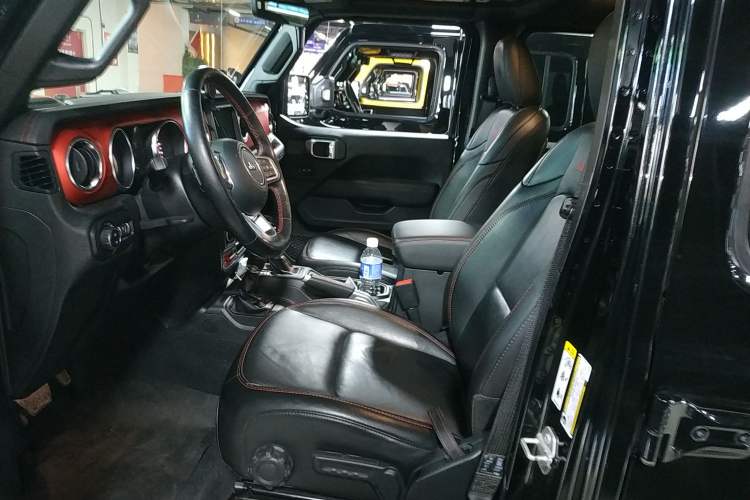 Used Jeep Wrangler 2019 2.0T Rubicon Four-Door Version China VI Emission Standard Left Front Seat