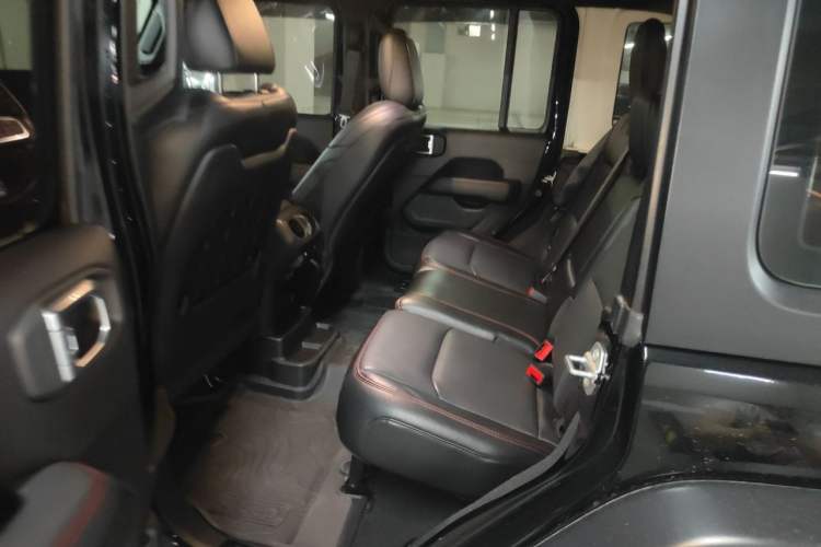 Used Jeep Wrangler 2019 2.0T Rubicon Four-Door Version China VI Emission Standard Left Rear Seat
