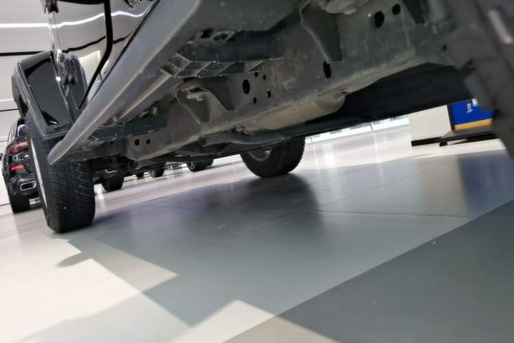 Used Jeep Wrangler 2019 2.0T Sahara Four-Door Version China VI Emission Standard Left Side Sill