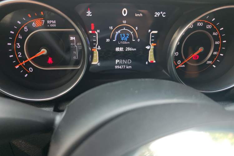 Used Jeep Wrangler 2019 2.0T Sahara Four-Door Version China VI Emission Standard Odometer Close Up