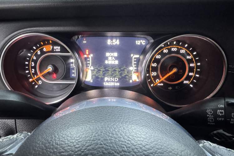 Used Jeep Wrangler 2019 2.0T Sahara 4-Door Version China V Standard Odometer Close Up
