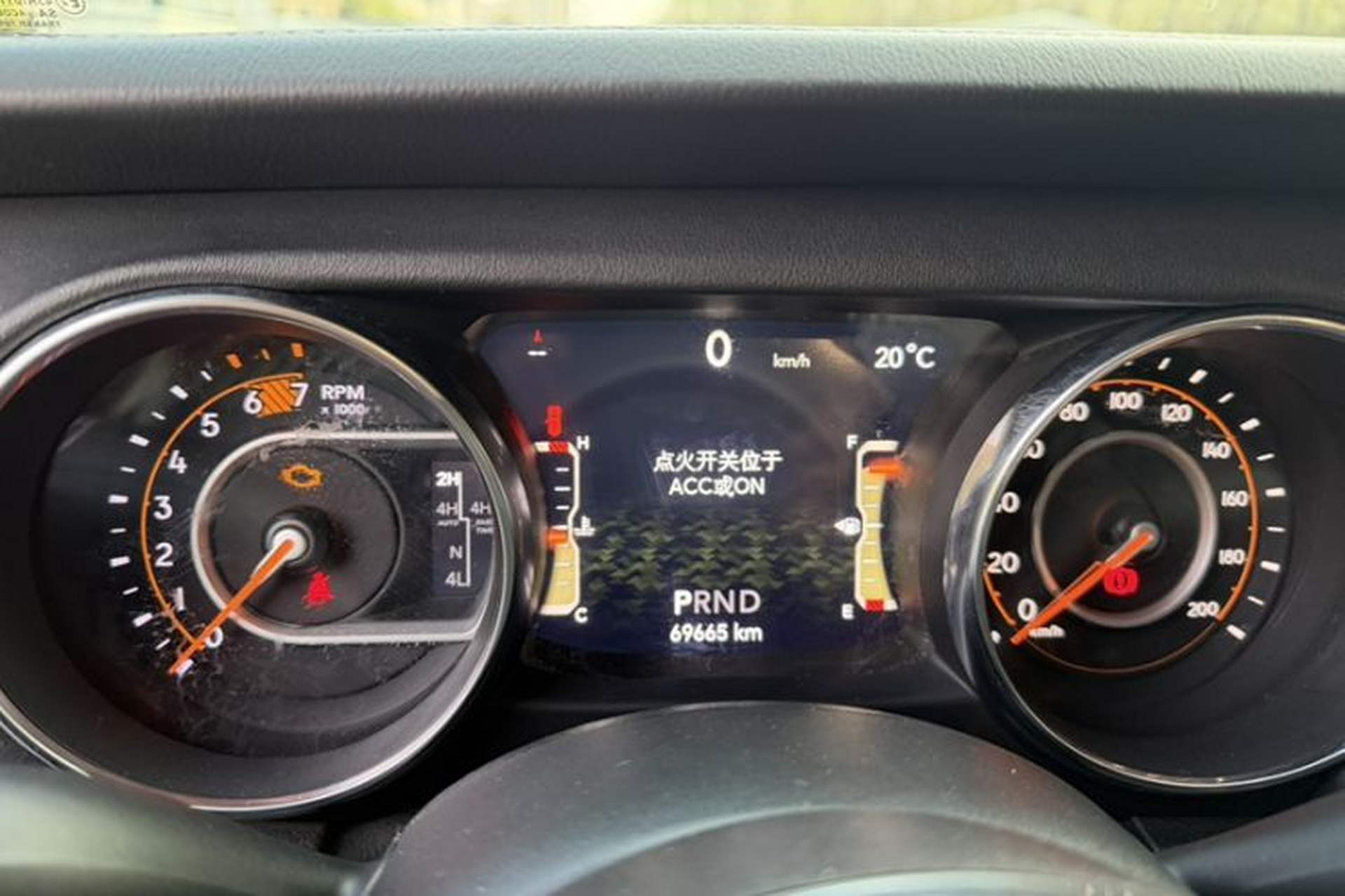 Used Jeep Wrangler 2019 2.0T Sahara Four-Door Version China VI Emission Standard Odometer Close Up