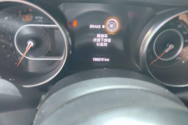 Used Jeep Wrangler 2019 2.0T Sahara 4-Door Version China V Standard Odometer Close Up