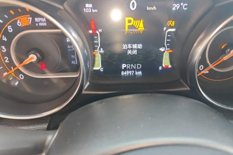 Used Jeep Wrangler 2019 2.0T Sahara Four-Door Version China VI Emission Standard Odometer Close Up