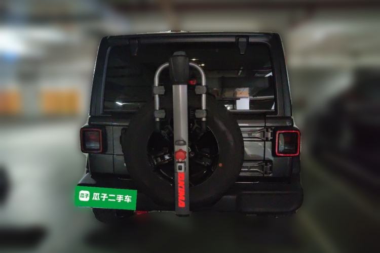 Used Jeep Wrangler 2019 2.0T automatic four-door hardtop parallel imported vehicle Rear