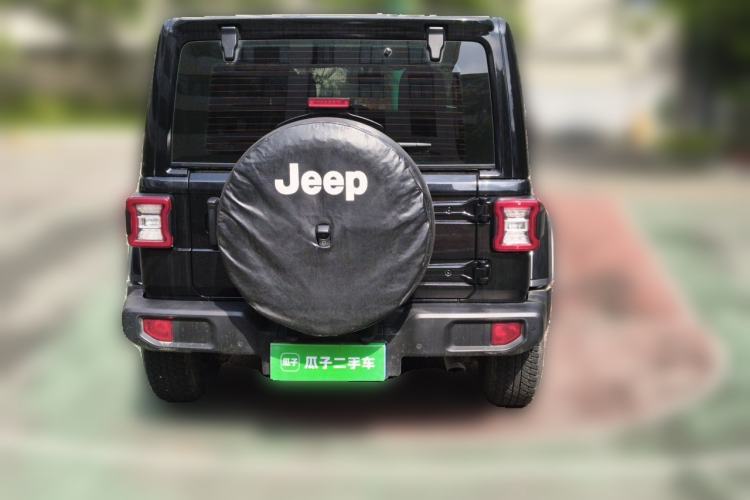 Used Jeep Wrangler 2019 2.0T Sahara Four-Door Electric Convertible China VI Emission Standard Rear