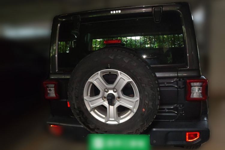 Used Jeep Wrangler 2019 2.0T Sahara Four-Door Electric Convertible China VI Emission Standard Rear
