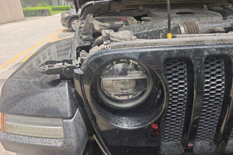 Used Jeep Wrangler 2019 2.0T Sahara 4-Door Version China V Standard Right Front Headlight