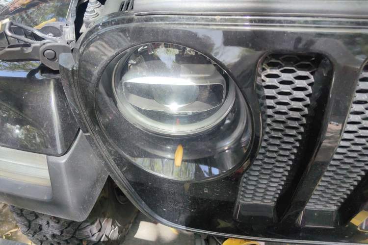 Used Jeep Wrangler 2019 2.0T Sahara 4-Door Version China V Standard Right Front Headlight