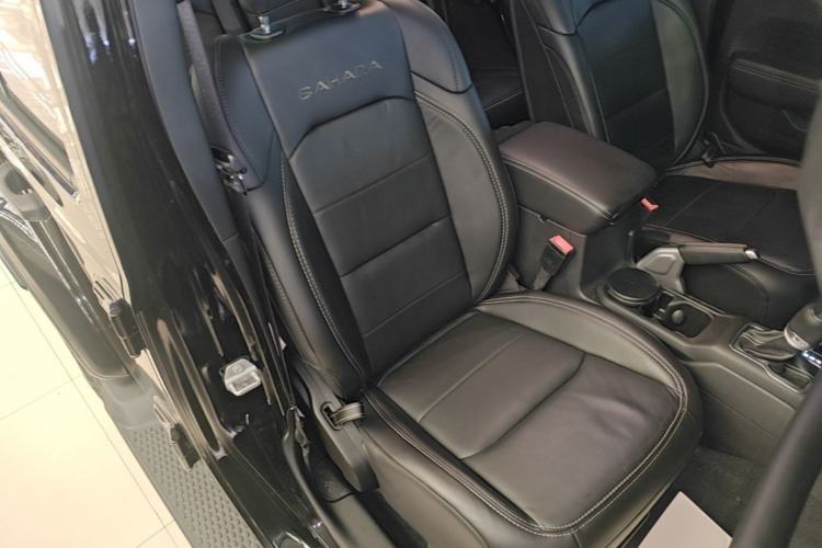 Used Jeep Wrangler 2019 2.0T Sahara Four-Door Version China VI Emission Standard Right Front Seat