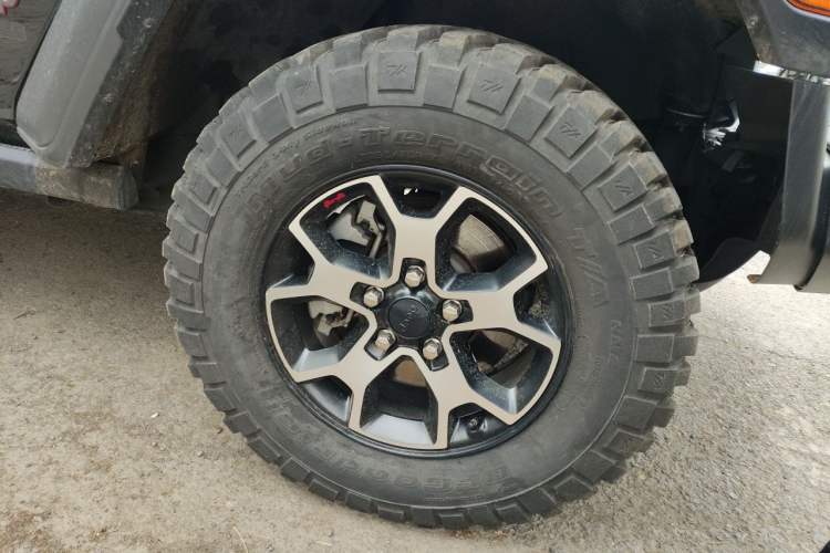 Used Jeep Wrangler 2019 2.0T Rubicon Four-Door Version China VI Emission Standard Right Front Wheel Hub