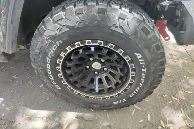 Used Jeep Wrangler 2019 2.0T Sahara 4-Door Version China V Standard Right Front Wheel Hub