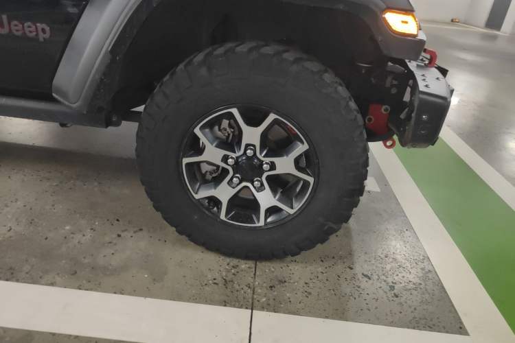 Used Jeep Wrangler 2019 2.0T Rubicon Four-Door Version China VI Emission Standard Right Front Wheel Hub
