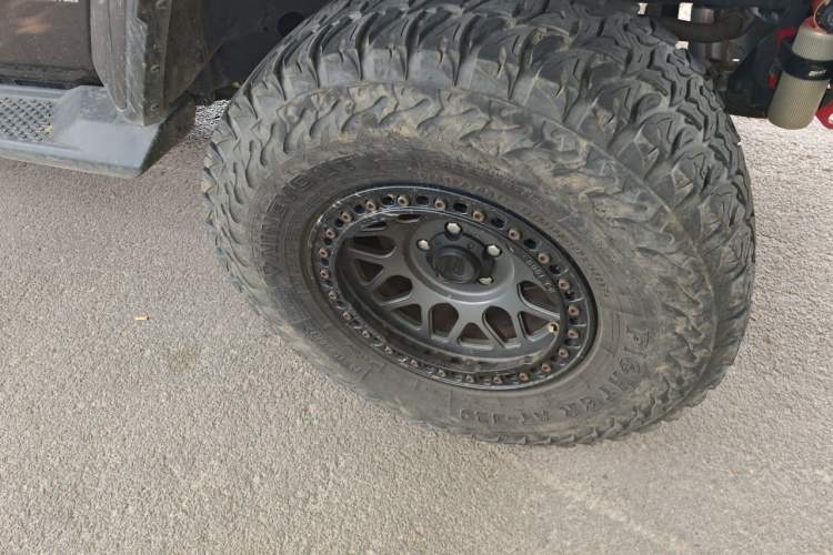 Used Jeep Wrangler 2019 2.0T Sahara Four-Door Version China VI Emission Standard Right Front Wheel Hub