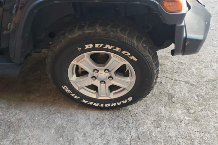Used Jeep Wrangler 2019 2.0T Sahara Four-Door Version China VI Emission Standard Right Front Wheel Hub