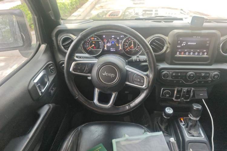 Used Jeep Wrangler 2019 2.0T Sahara 4-Door Version China V Standard Steering Wheel