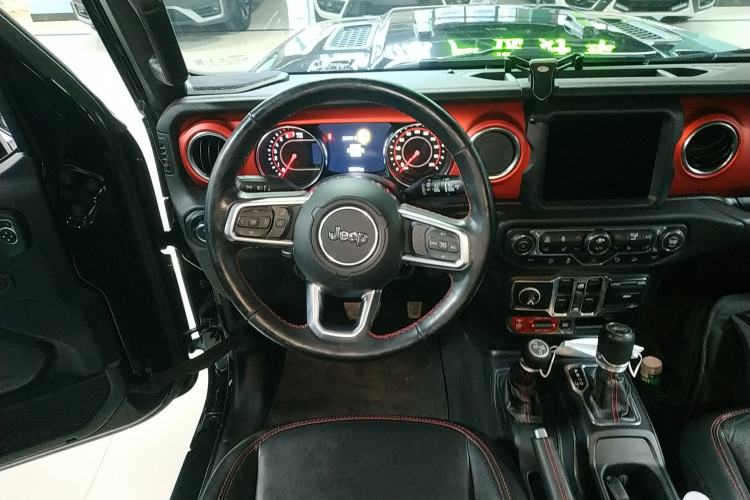 Used Jeep Wrangler 2019 2.0T Rubicon Four-Door Version China VI Emission Standard Steering Wheel