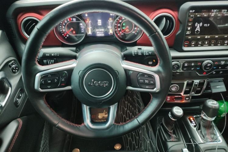 Used Jeep Wrangler 2019 2.0T Rubicon Four-Door Version China VI Emission Standard Steering Wheel