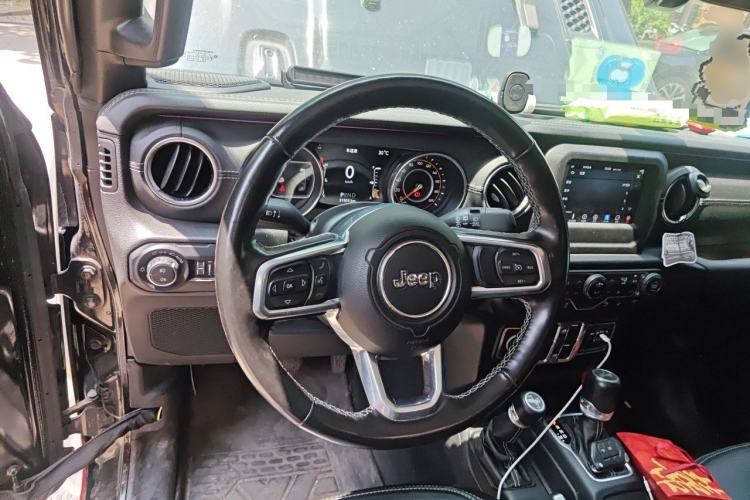 Used Jeep Wrangler 2019 2.0T Sahara Four-Door Version China VI Emission Standard Steering Wheel