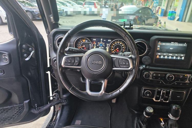 Used Jeep Wrangler 2019 2.0T Sahara Four-Door Version China VI Emission Standard Steering Wheel