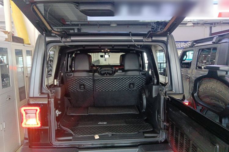 Used Jeep Wrangler 2019 2.0T Rubicon Four-Door Version China VI Emission Standard Trunk