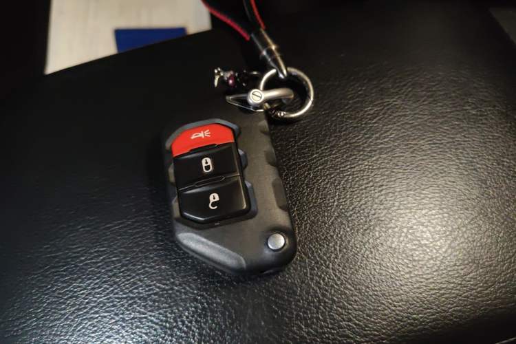 Used Jeep Wrangler 2019 2.0T automatic four-door hardtop parallel imported vehicle Vehicle Key