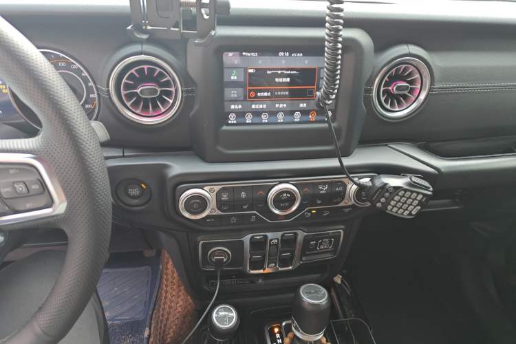 Used Jeep Wrangler 2019 2.0T Sahara 4-Door Version China V Standard Audio And AC Panel
