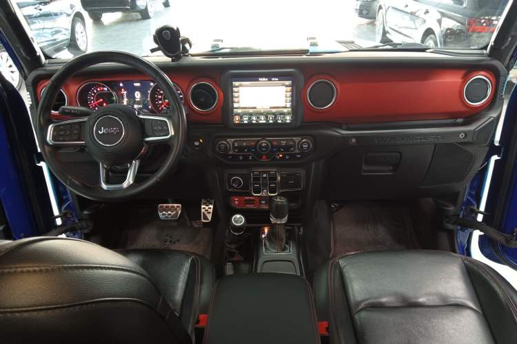 Used Jeep Wrangler 2019 2.0T Rubicon Four-Door Version China VI Emission Standard Center Console