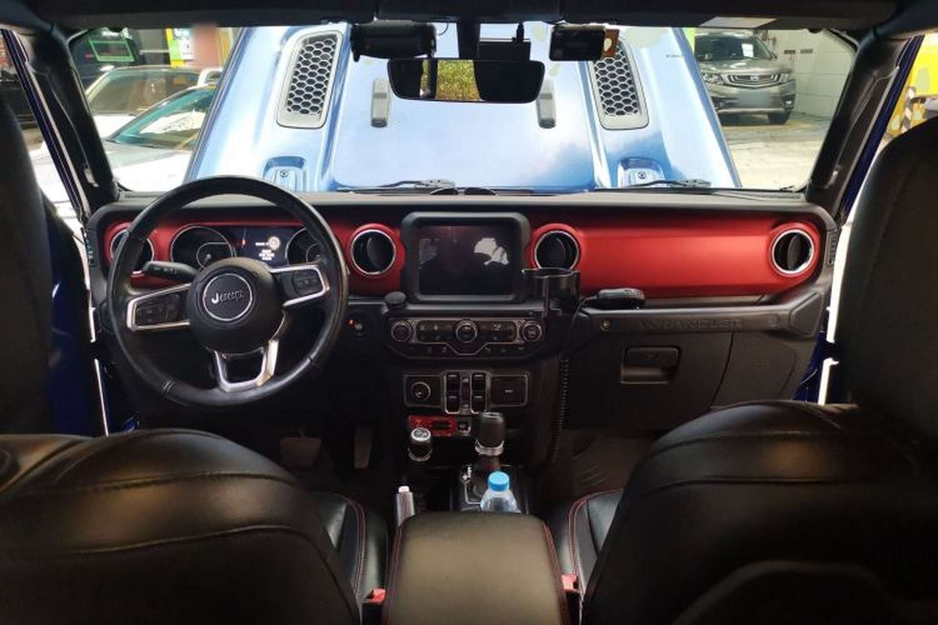 Used Jeep Wrangler 2019 2.0T Rubicon Four-Door Version China VI Emission Standard Center Console