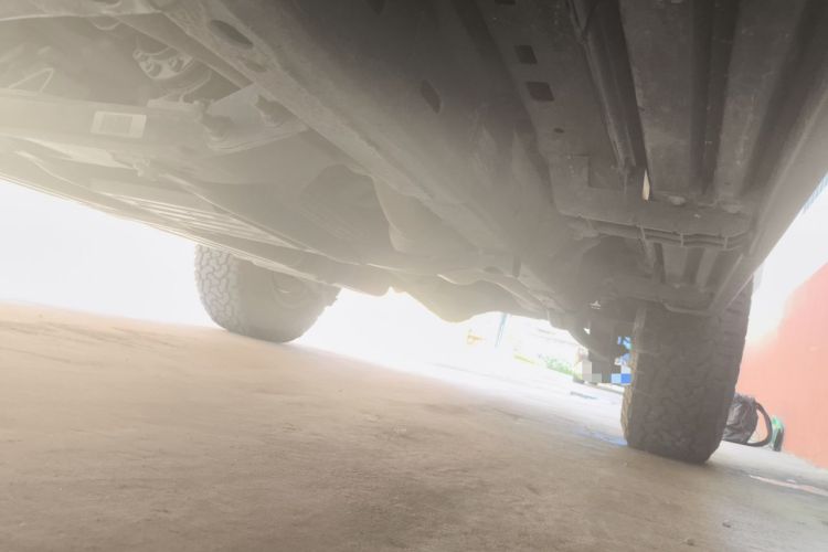 Used Jeep Wrangler 2019 2.0T Sahara Four-Door Version China VI Emission Standard Chassis Front Left