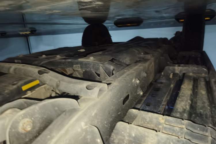 Used Jeep Wrangler 2019 2.0T Sahara Four-Door Version China VI Emission Standard Chassis Front Right