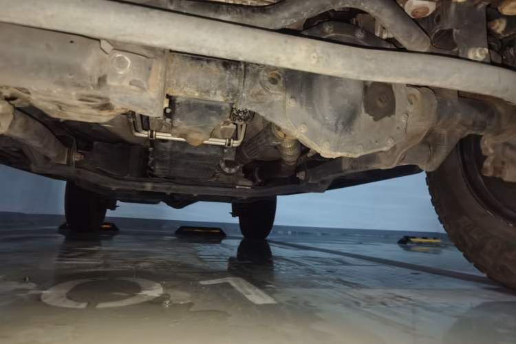 Used Jeep Wrangler 2019 2.0T Sahara Four-Door Version China VI Emission Standard Chassis Front