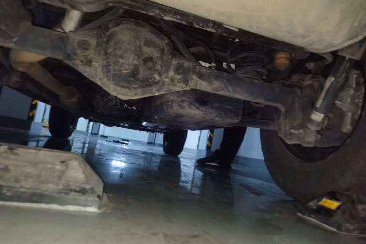 Used Jeep Wrangler 2019 2.0T Sahara Four-Door Version China VI Emission Standard Chassis Rear