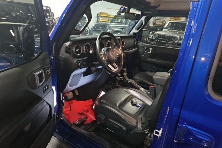 Used Jeep Wrangler 2019 2.0T Sahara Four-Door Version China VI Emission Standard Driver Seat