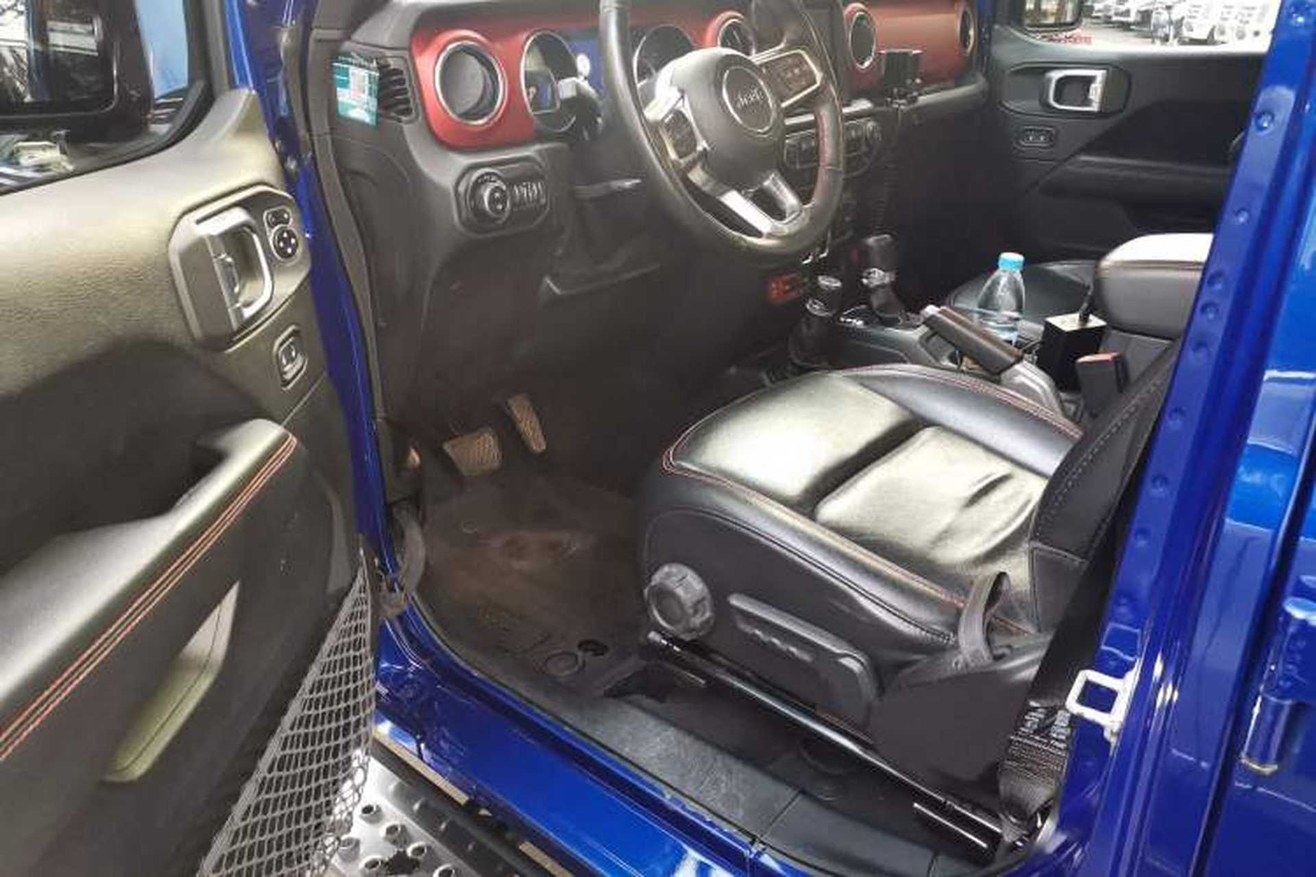Used Jeep Wrangler 2019 2.0T Rubicon Four-Door Version China VI Emission Standard Driver Seat