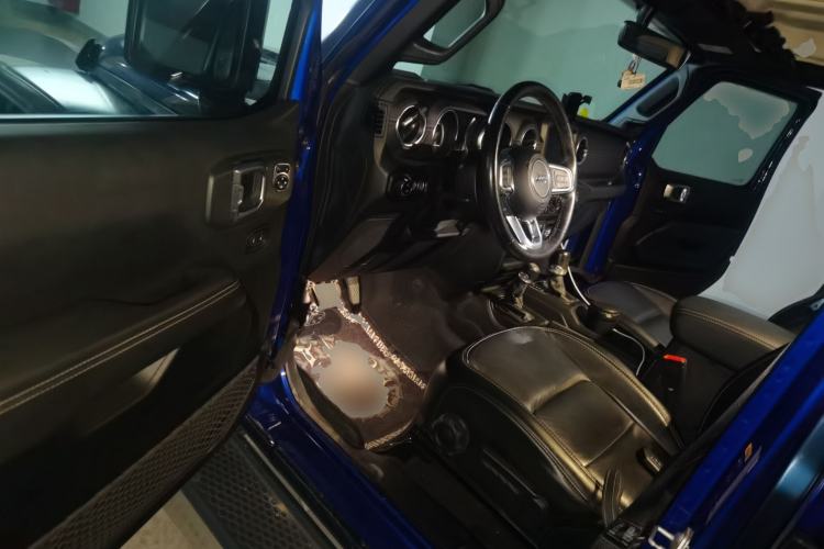 Used Jeep Wrangler 2019 2.0T Sahara Four-Door Version China VI Emission Standard Driver Seat