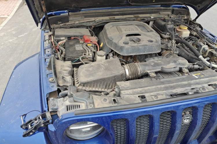 Used Jeep Wrangler 2019 2.0T Sahara 4-Door Version China V Standard Engine Bay Right