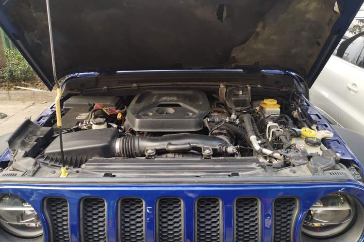 Used Jeep Wrangler 2019 2.0T Rubicon Four-Door Version China VI Emission Standard Engine Bay