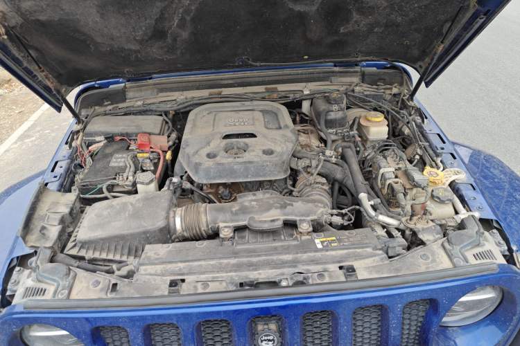 Used Jeep Wrangler 2019 2.0T Sahara 4-Door Version China V Standard Engine Bay