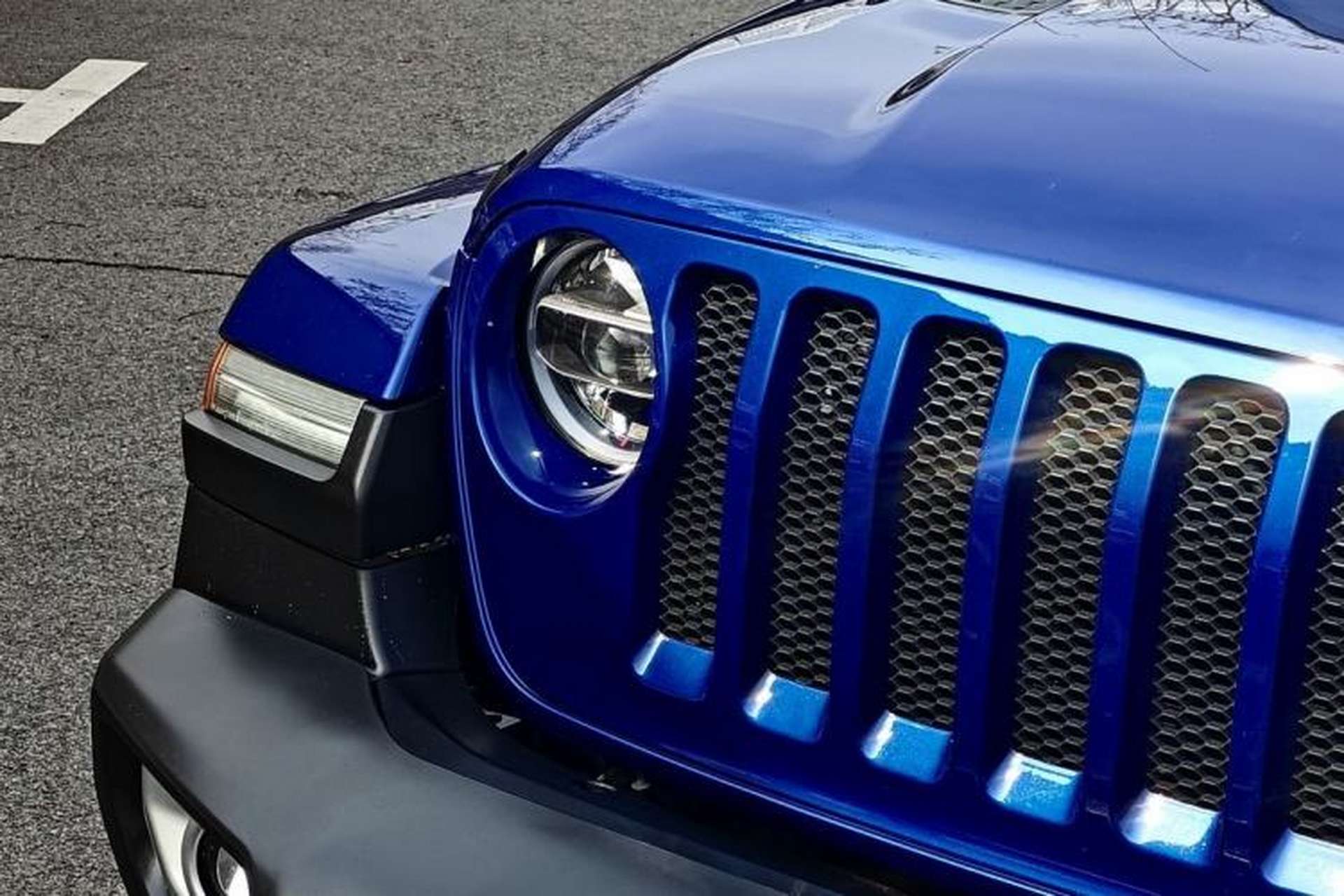 Used Jeep Wrangler 2019 2.0T Sahara Four-Door Brilliant Top Version China VI Emission Standard Exterior 8