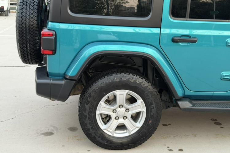 Used Jeep Wrangler 2019 2.0T Sahara Four-Door Version China VI Emission Standard Exterior 8