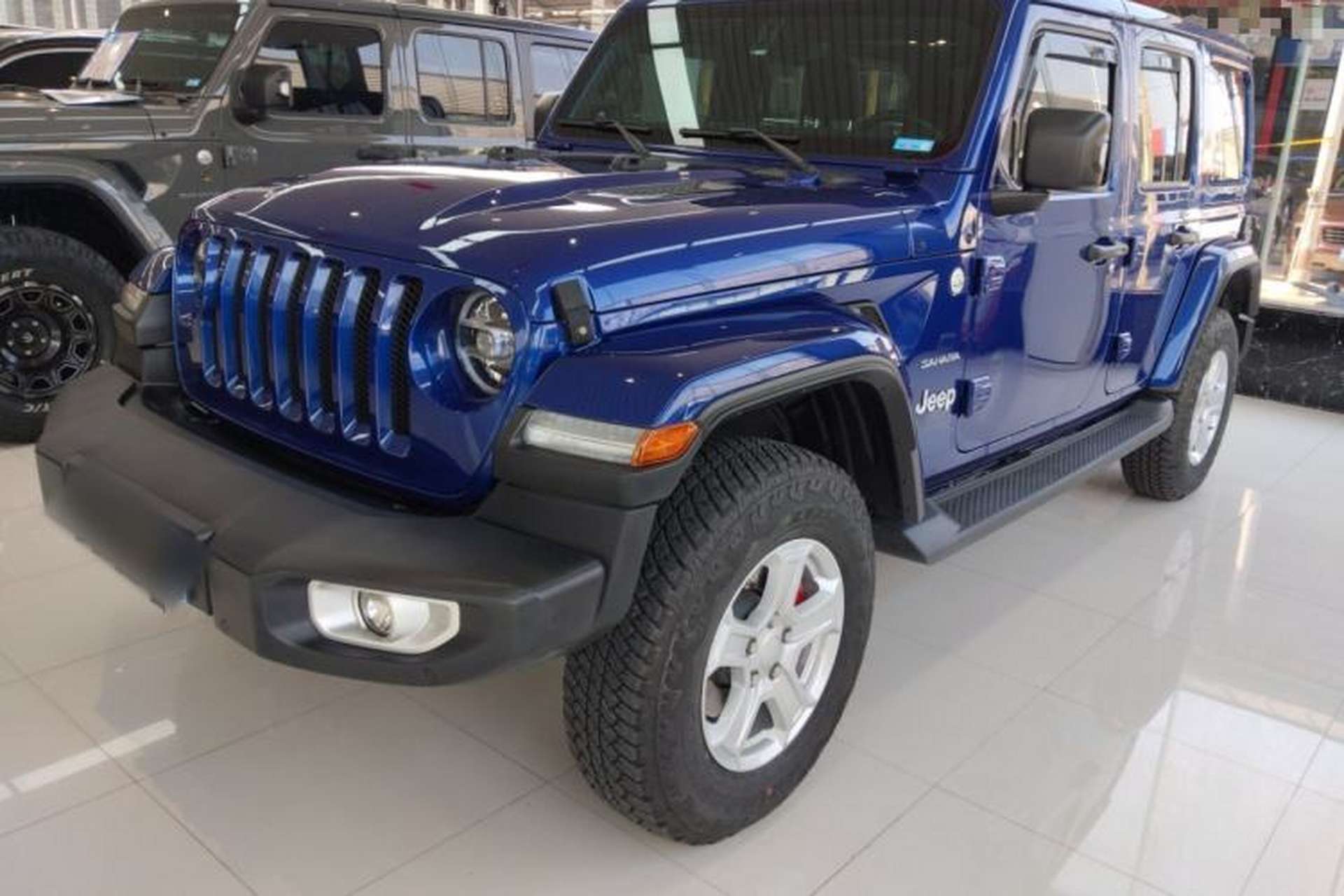Used Jeep Wrangler 2019 2.0T Sahara Four-Door Brilliant Top Version China VI Emission Standard Front Left 45 Deg